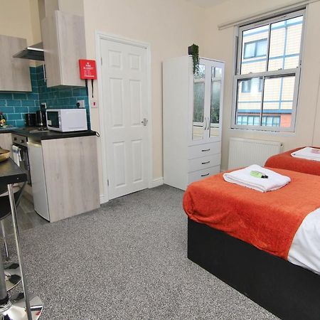 Lovely Twin Bed Studio Near Coventry Shopping Centre Εξωτερικό φωτογραφία